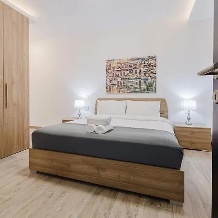 Seabreeze Flat 5 By Homely Malta! * St. Paul's Bay