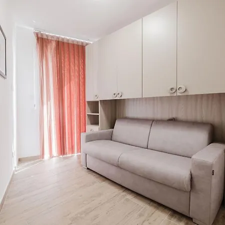 Seabreeze Flat 5 By Homely Malta! *