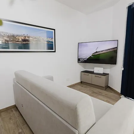 Seabreeze Flat 5 By Homely Malta!