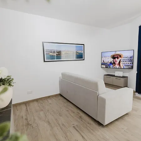 Seabreeze Flat 5 By Homely Malta!