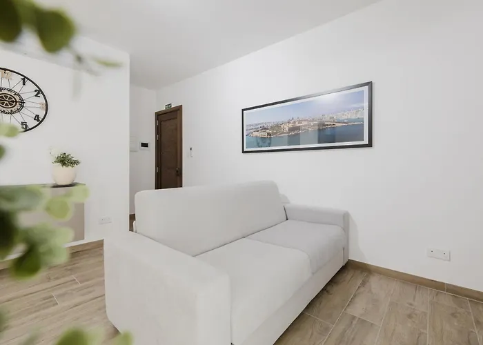 Seabreeze Flat 5 By Homely Malta! Διαμέρισμα Σεντ Πόλς Μπέι
