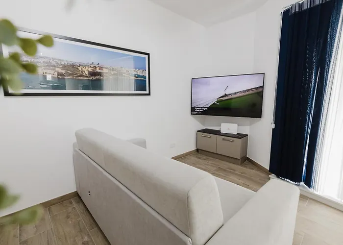 Seabreeze Flat 5 By Homely Malta!