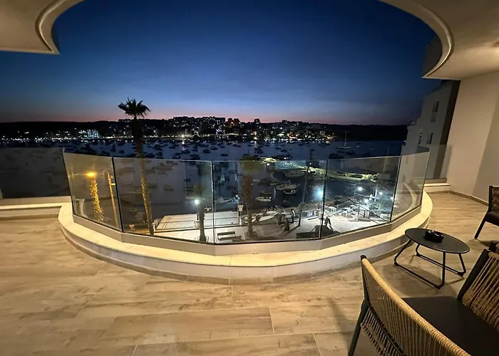 Seabreeze Flat 5 By Homely Malta! *